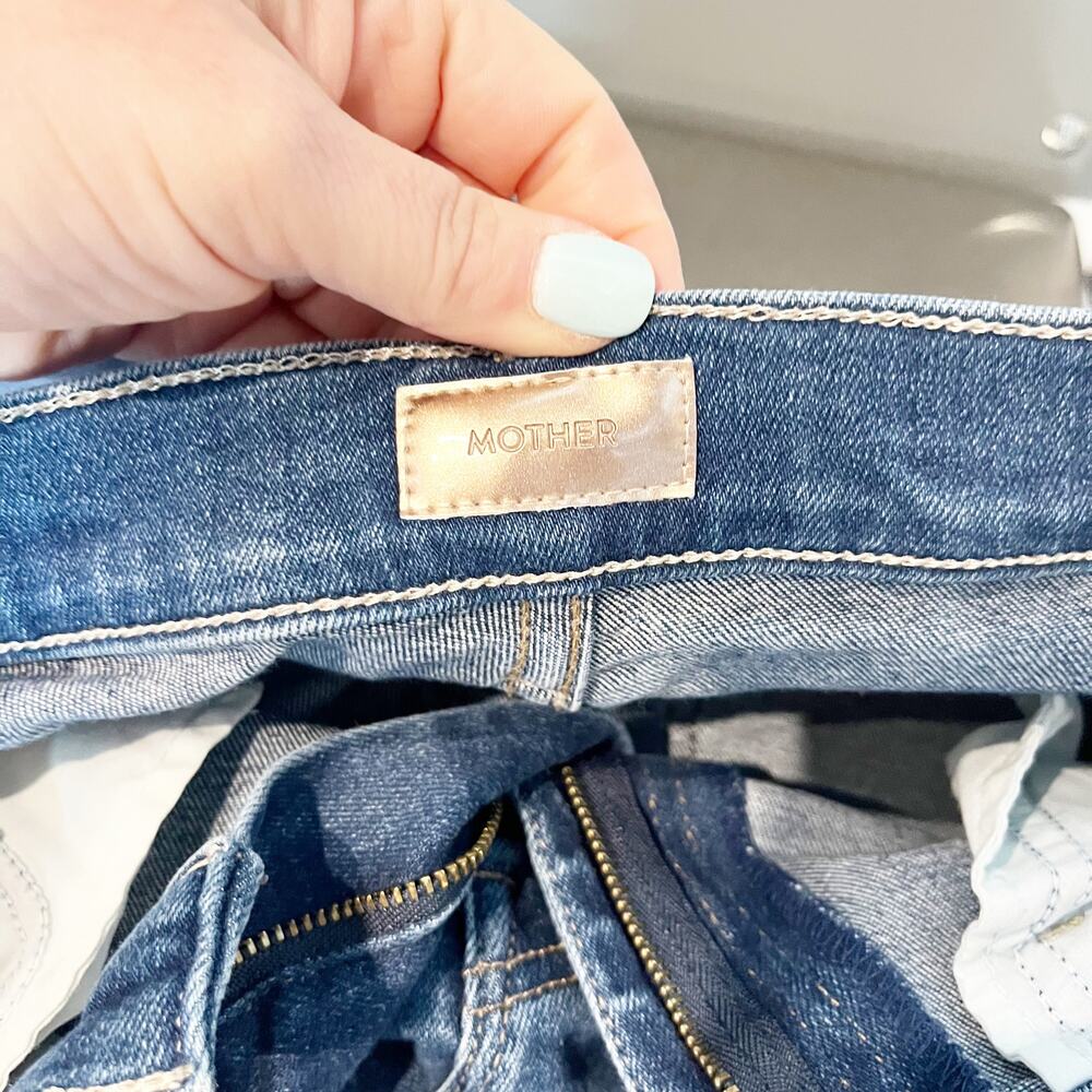 Mother The Weekender Mid-Rise Frayed Hem Denim Flare Jeans Home Movies 27 - Picture 2 of 7